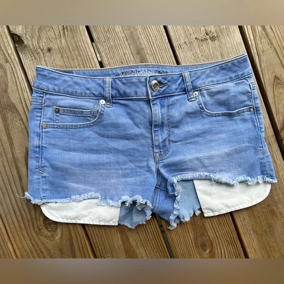 American Eagle Outfitters Size 12 Shortie Light Wash Jean Shorts - Picture 5 of 11